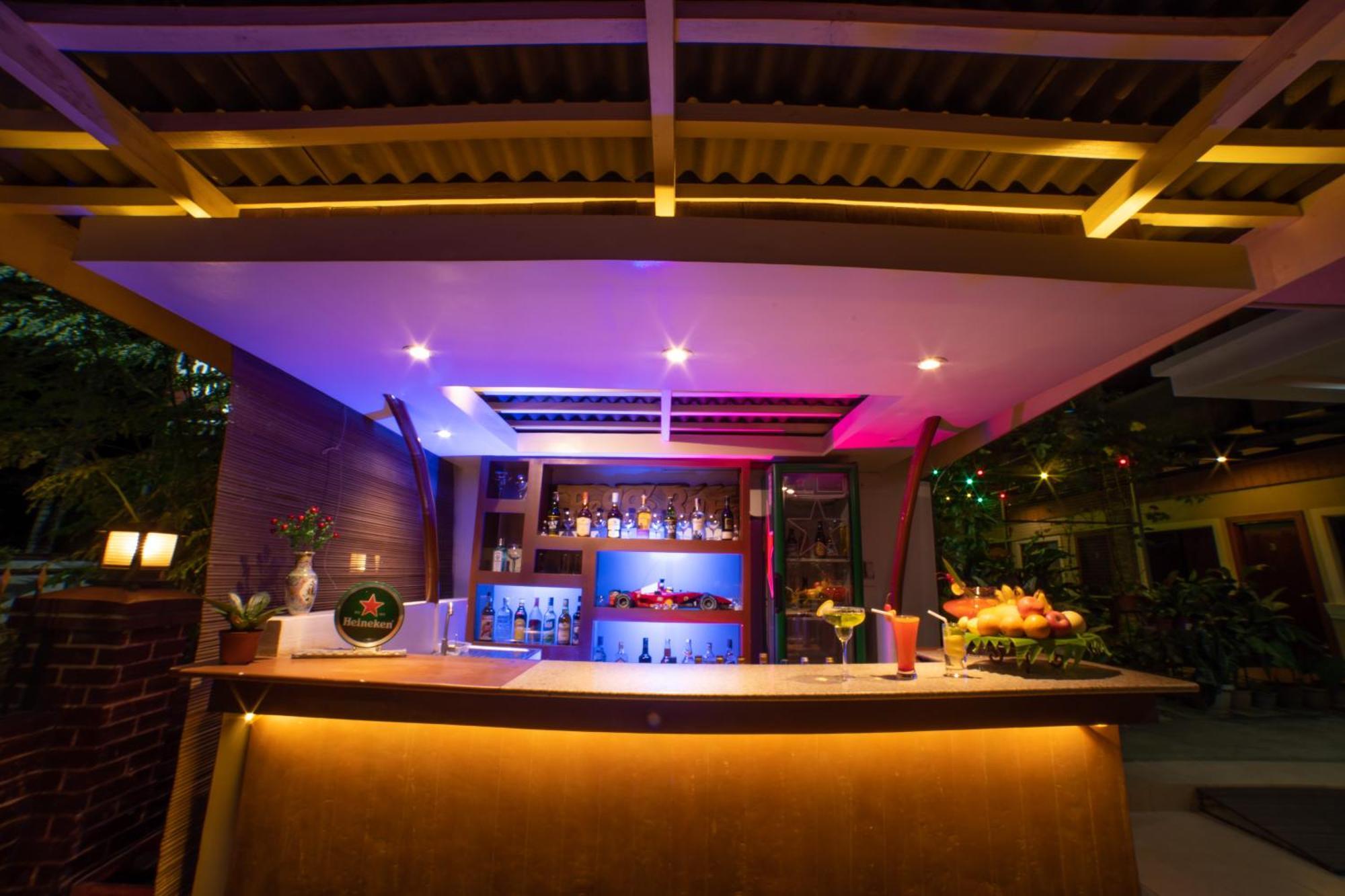 Casanas Suites Puerto Princesa Exteriör bild
