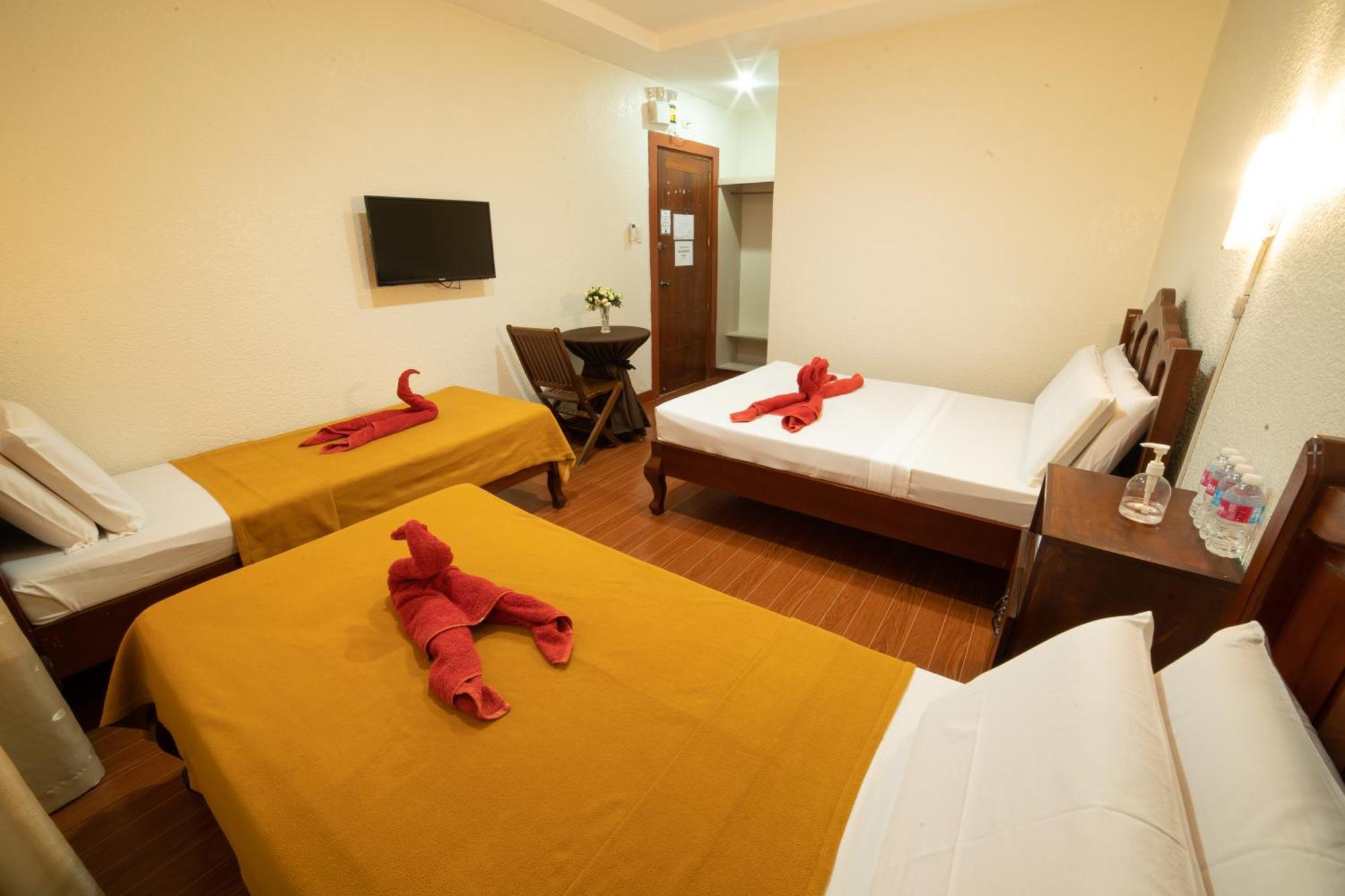 Casanas Suites Puerto Princesa Exteriör bild