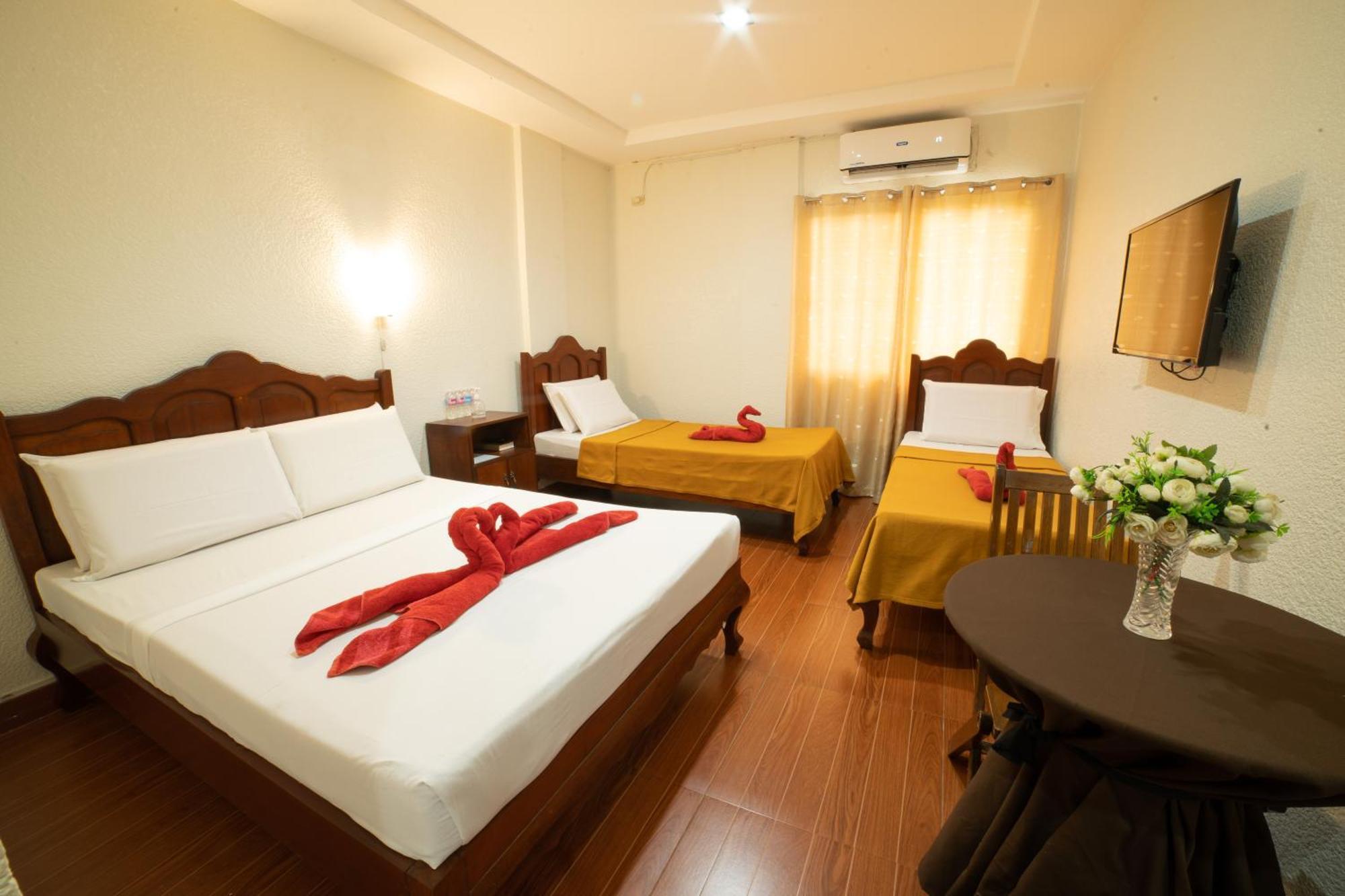 Casanas Suites Puerto Princesa Exteriör bild