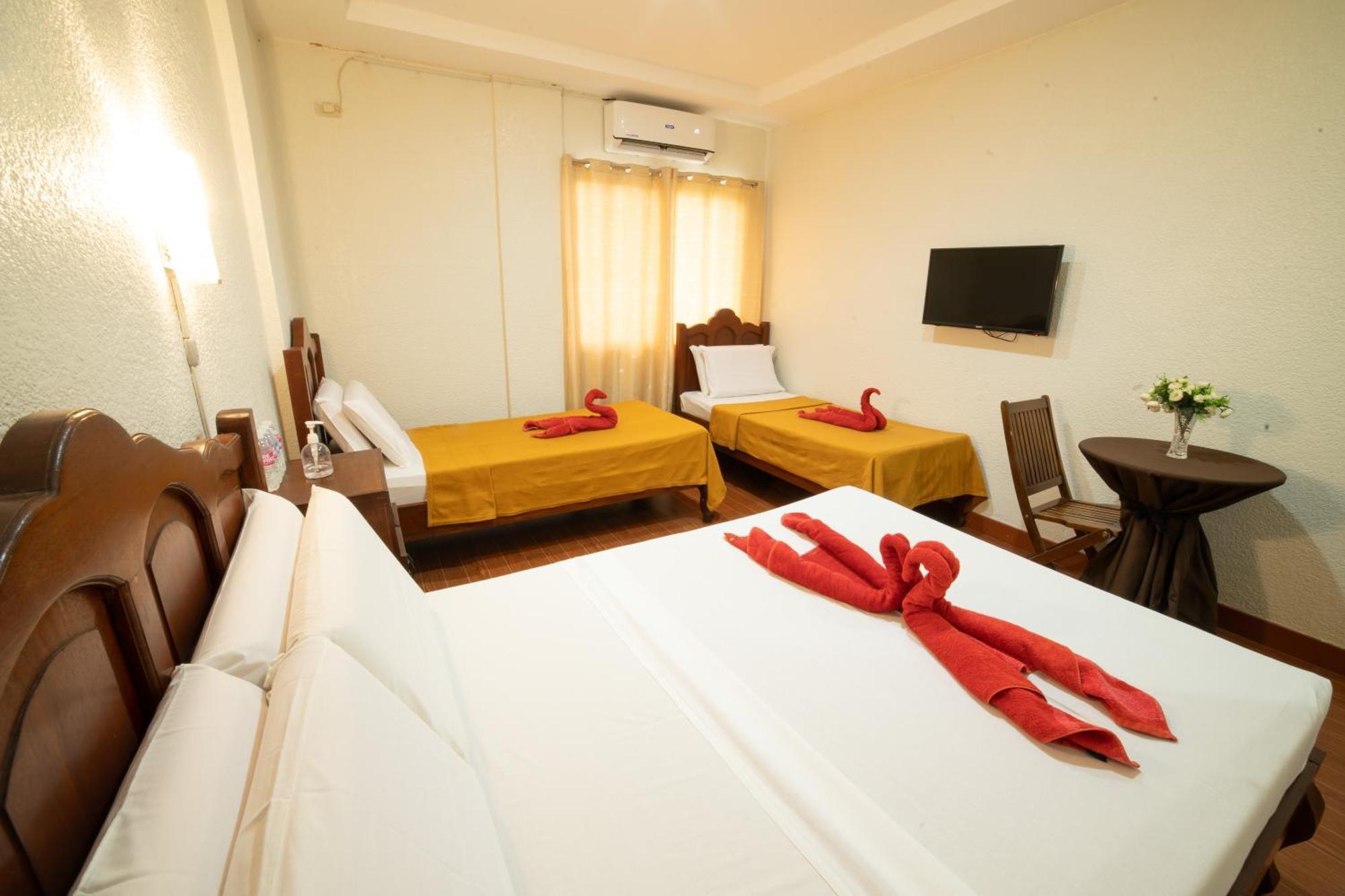 Casanas Suites Puerto Princesa Exteriör bild