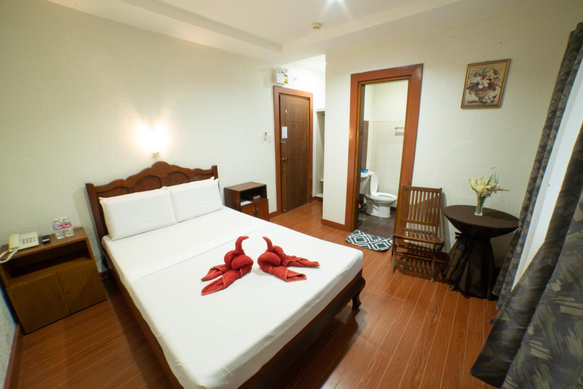 Casanas Suites Puerto Princesa Exteriör bild