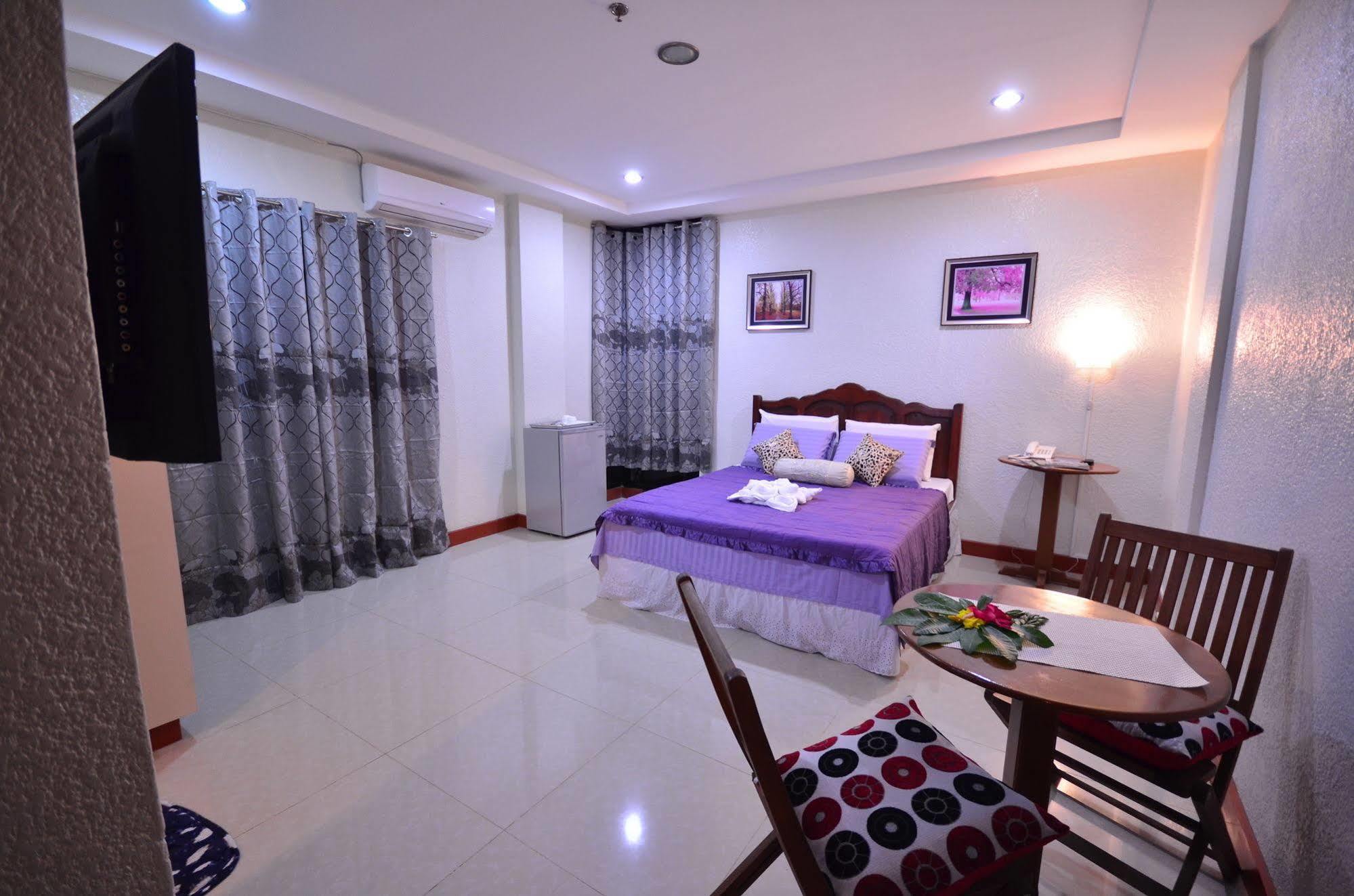 Casanas Suites Puerto Princesa Exteriör bild