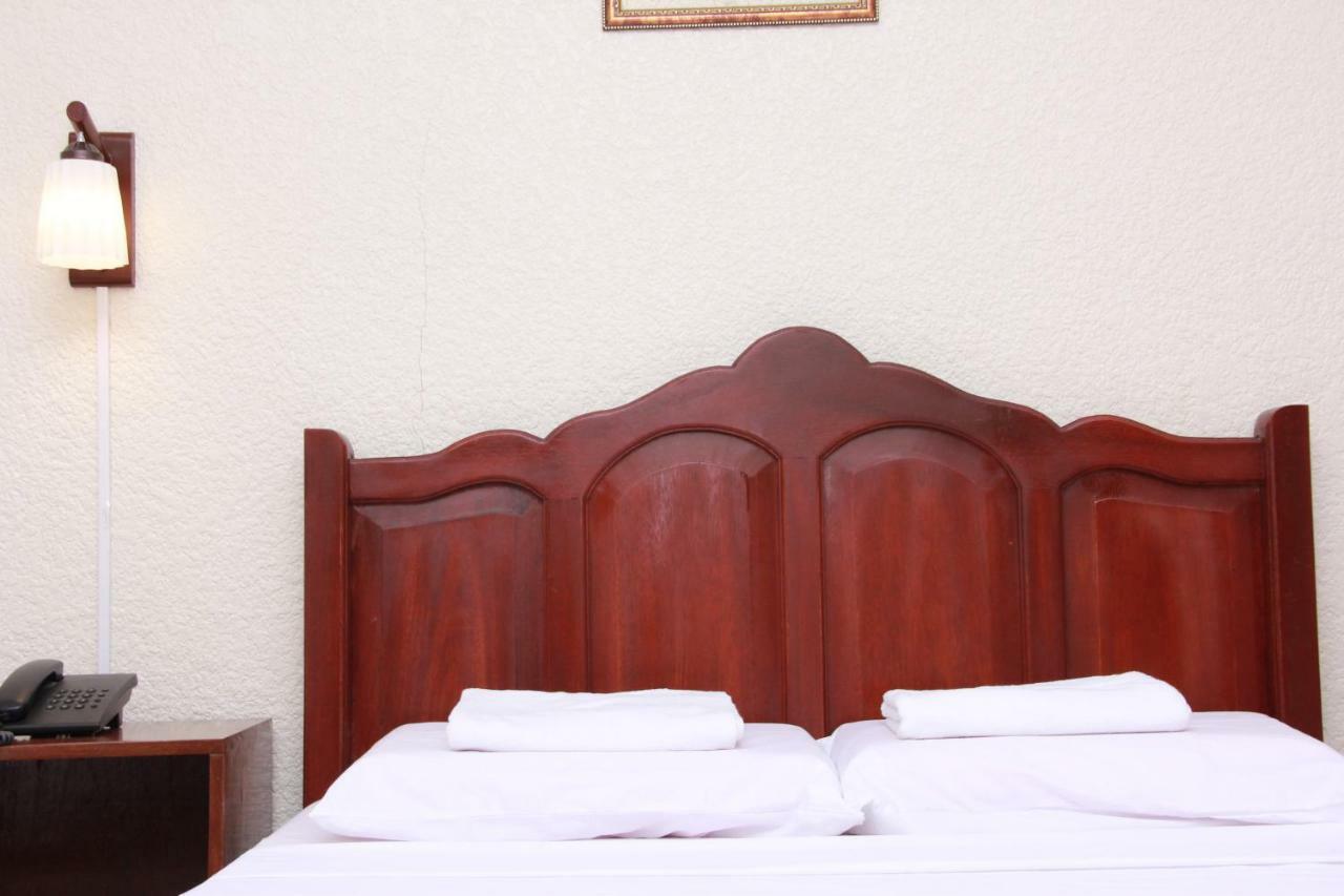 Casanas Suites Puerto Princesa Exteriör bild